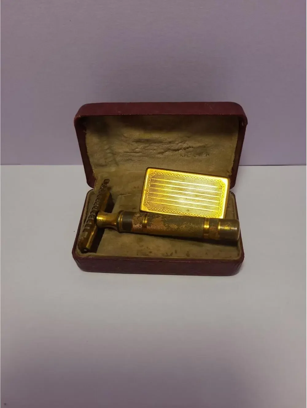 Vintage Gillette Gold Tone Safety Razor Pat 1858316 Repat 17567 + Case & Blade